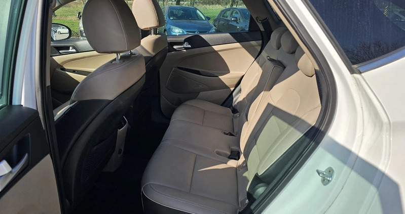 Hyundai Tucson cena 104950 przebieg: 68000, rok produkcji 2019 z Barlinek małe 191